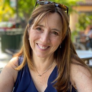 Meet your Posher, Denise